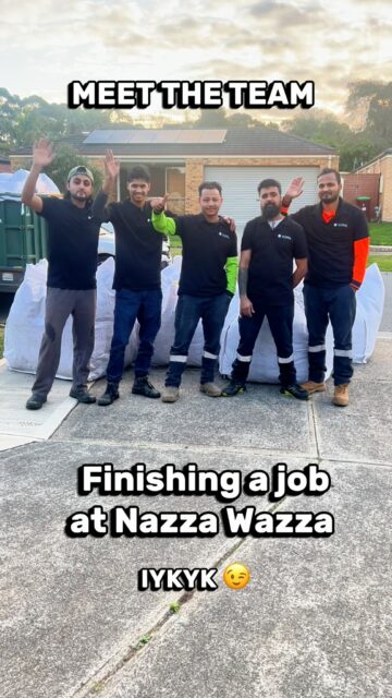 Meet the crew behind every Oz Homes install 👷‍♂️ These are the blokes turning up on time, doing it properly and leaving your roof better than they found it. Proud of this team.